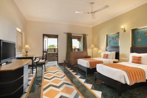 Hotel Ramada Udaipur Resort & Spa