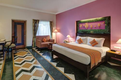 Hotel Ramada Udaipur Resort & Spa
