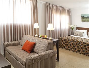 Hotel Ramon Suites