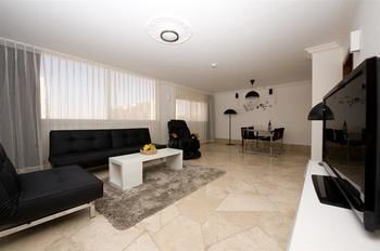 Hotel Ramon Suites