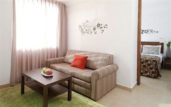 Hotel Ramon Suites