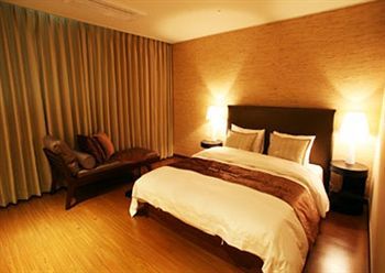 Hyunjin Tourist Hotel