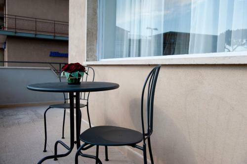 Hostal Relais Tivoli Inn