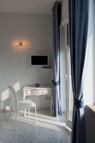 Hostal Relais Tivoli Inn