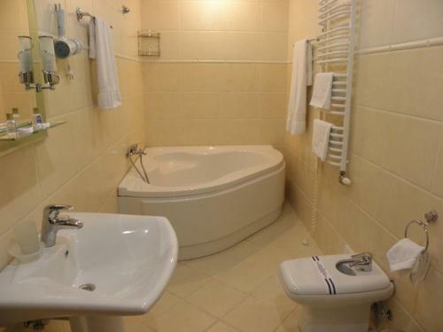 Fifth Ocean Spa Hotel