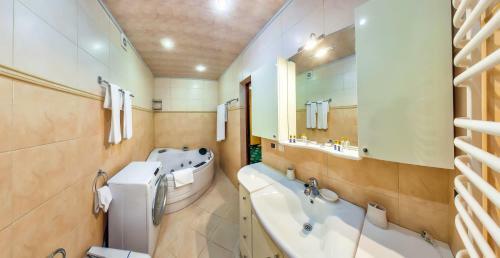 Fifth Ocean Spa Hotel