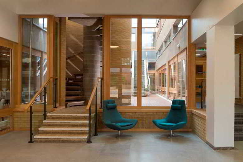 Hotel College Court