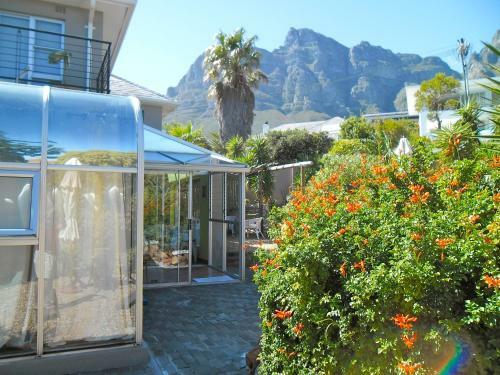 Hostal Villa Surprise