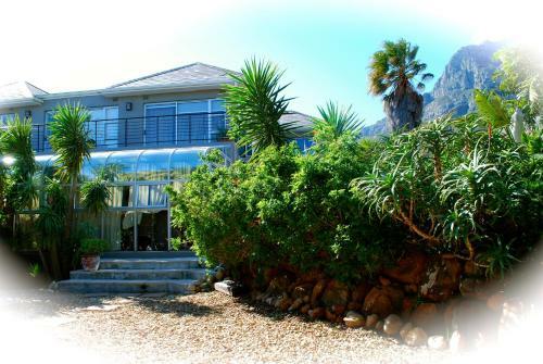 Hostal Villa Surprise