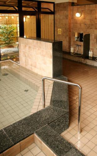 New Commander Hotel