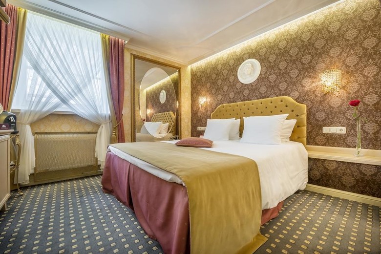 Imperial Hotel & Restaurant