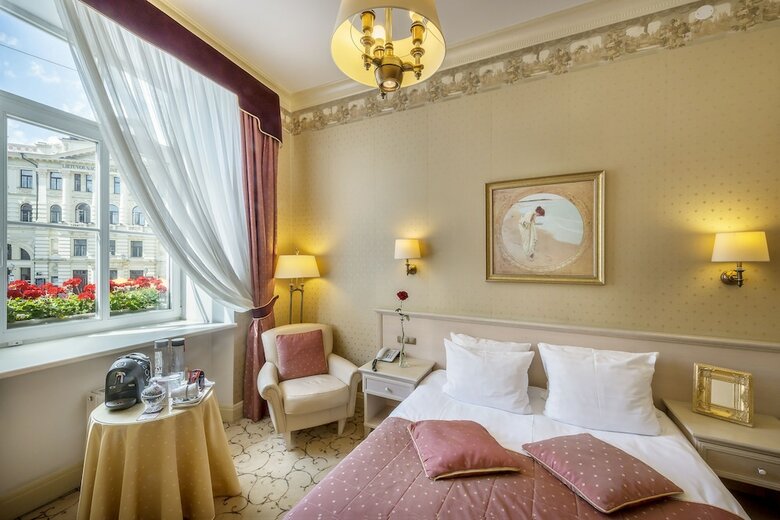 Imperial Hotel & Restaurant