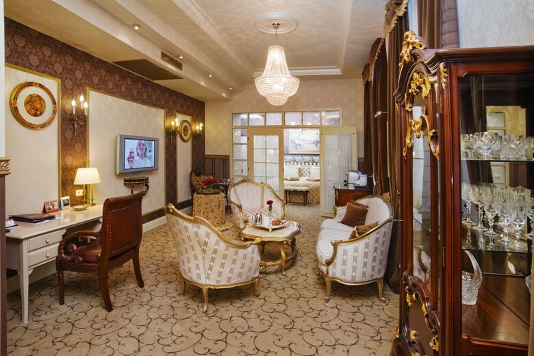 Imperial Hotel & Restaurant