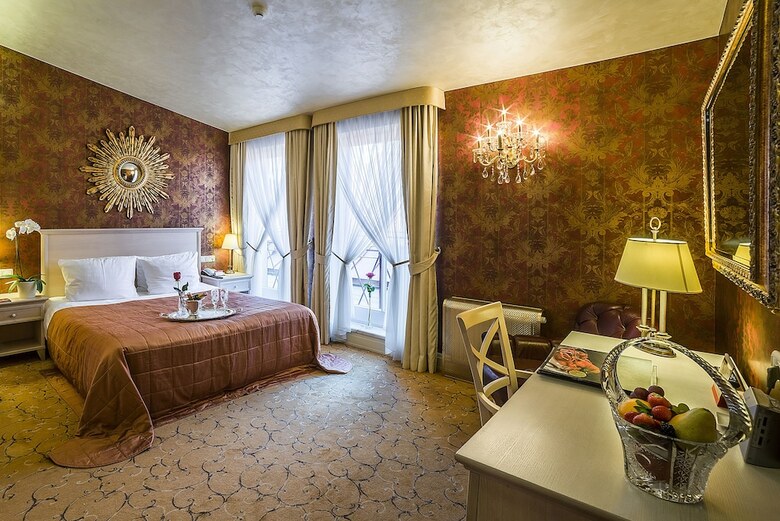 Imperial Hotel & Restaurant
