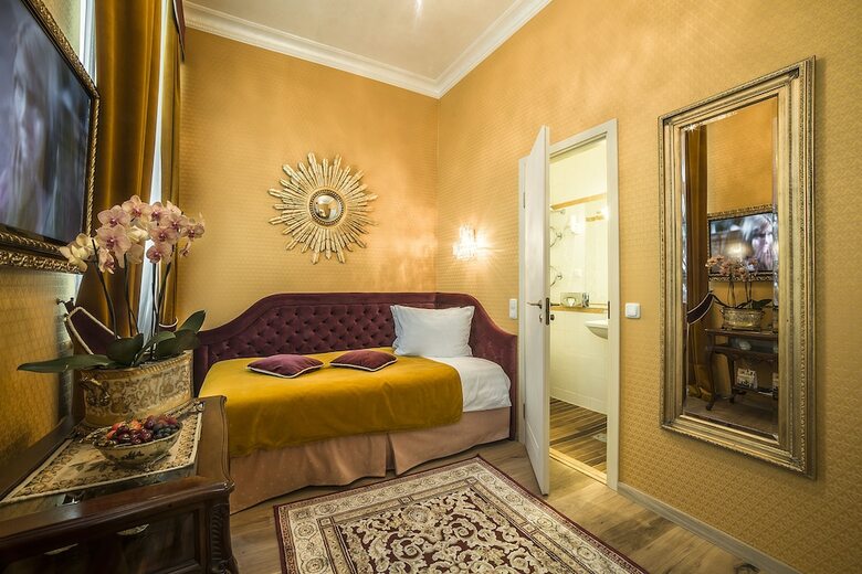 Imperial Hotel & Restaurant