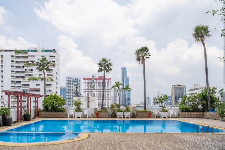 Hotel Baiyoke Suite
