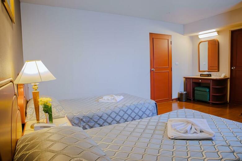 Hotel Baiyoke Suite
