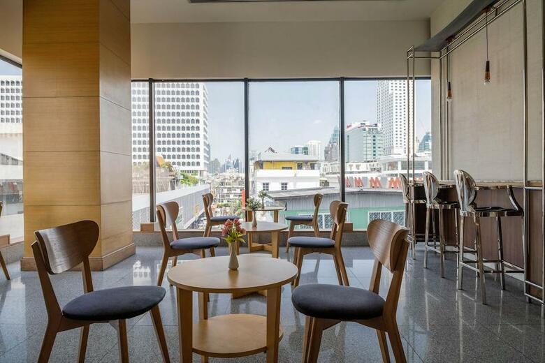 Hotel Baiyoke Suite