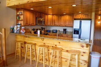 The Lodge At Duck Creek