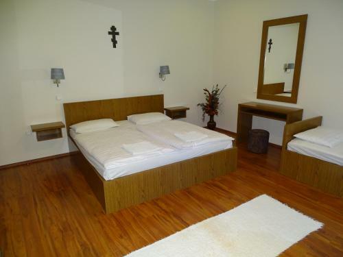 Hostal Alab�rdos Panzi� �s Apartmanh�z