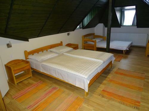 Hostal Alab�rdos Panzi� �s Apartmanh�z