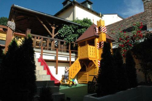 Hostal Alab�rdos Panzi� �s Apartmanh�z
