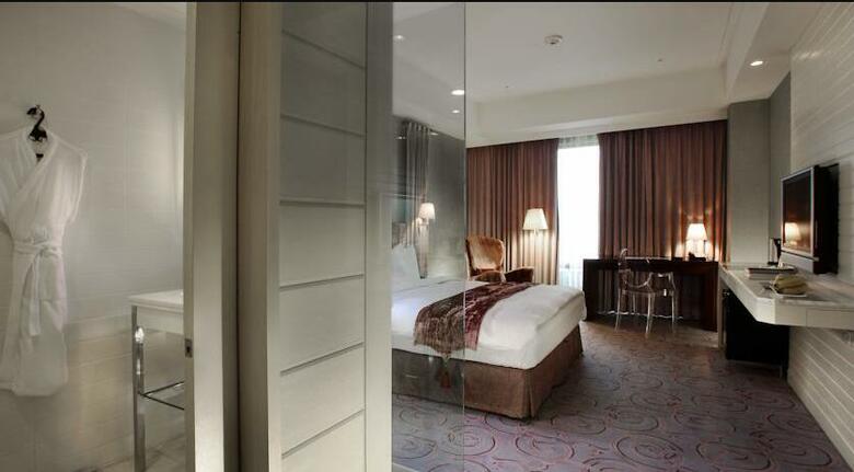 Grand Victoria Hotel