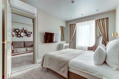 Tourist Hotel