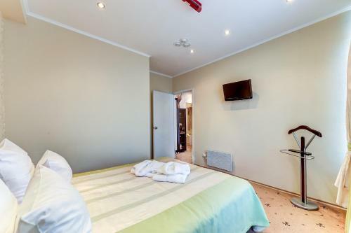 Tourist Hotel