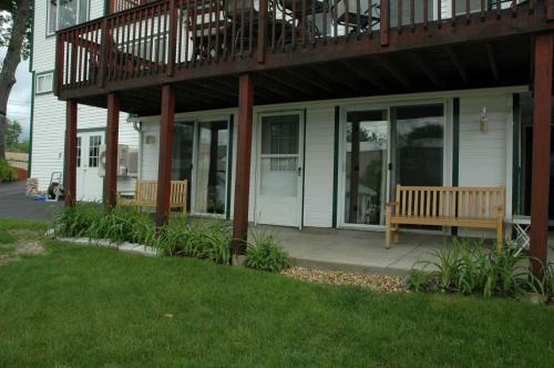Hotel Channel Waterfront Cottages