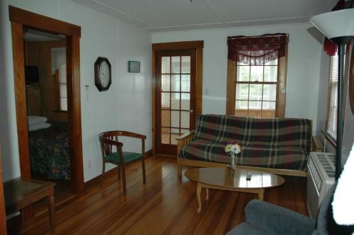Hotel Channel Waterfront Cottages