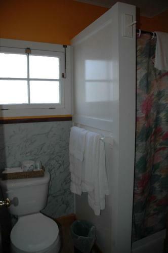 Hotel Channel Waterfront Cottages