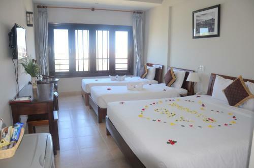 Sunshine Hotel