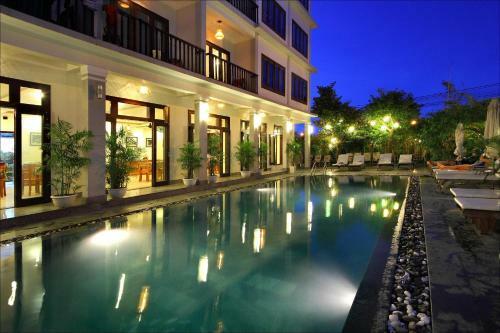 Sunshine Hotel