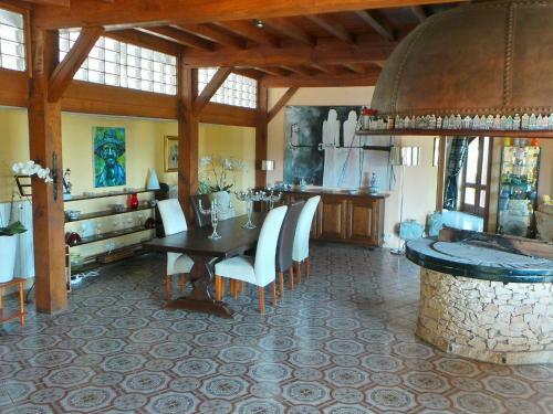 Villa Pr�s Du Lac Dans Le Gers