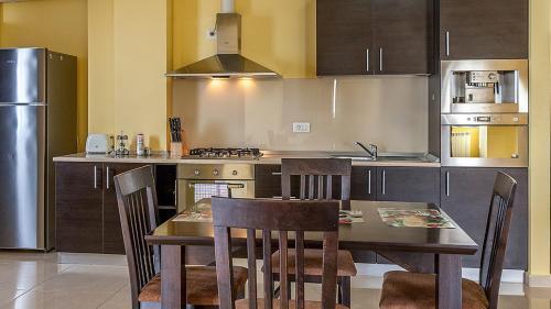Athena Executive Apartment Mamaia