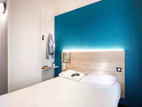 Hotel F1 Dole