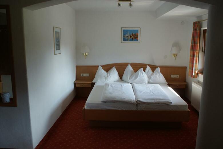 Hostal Hotel Bruggerhof