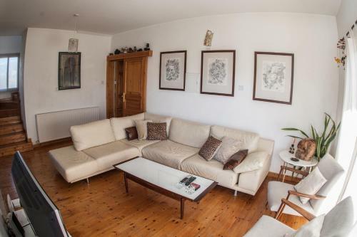 Lania Royal Oak Villa