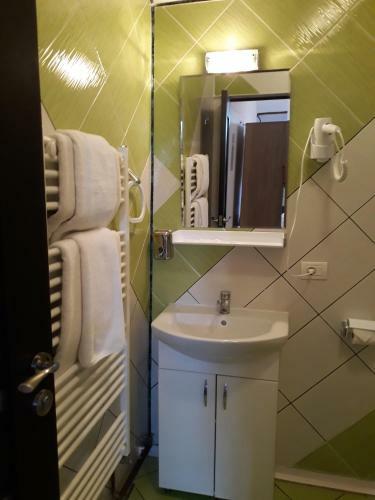 Hostal Pensiunea Casa Rusu