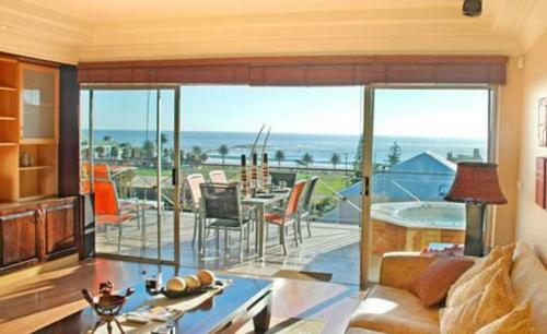 Beachside Villa & Penthouse
