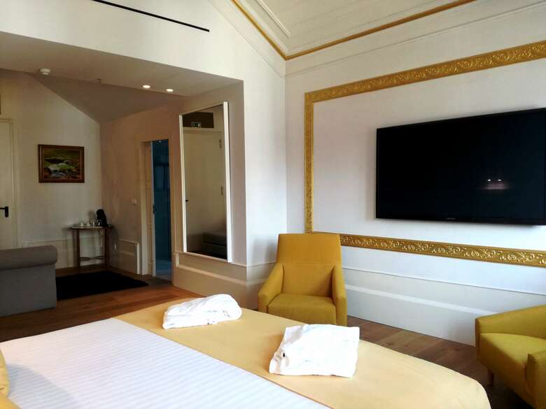 Hotel Emaj