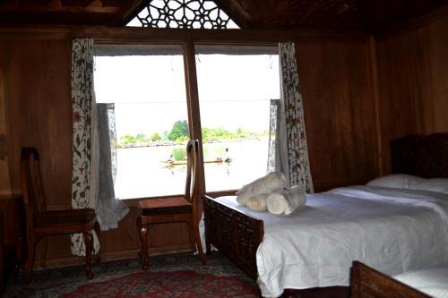 Hotel Canada Houseboats