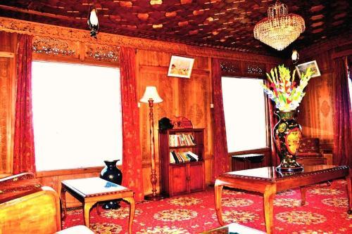 Hotel Canada Houseboats