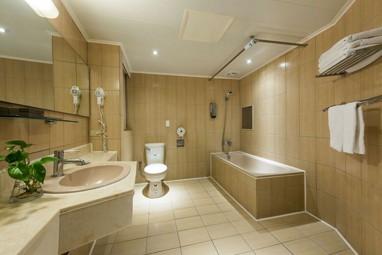 Forward Suites Hotel