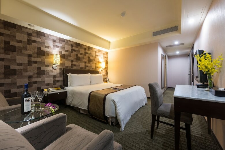 Forward Suites Hotel