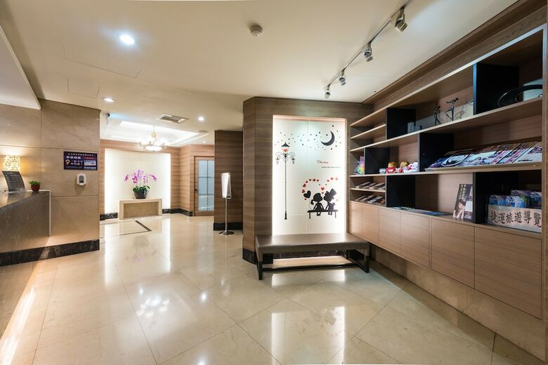 Forward Suites Hotel