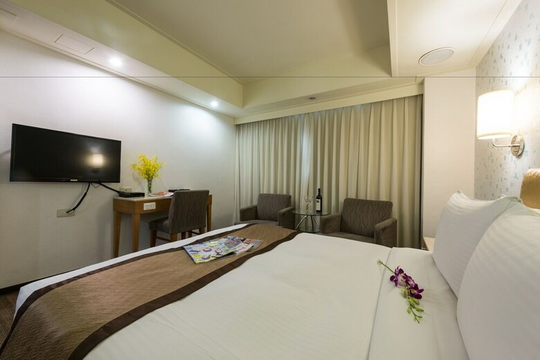 Forward Suites Hotel
