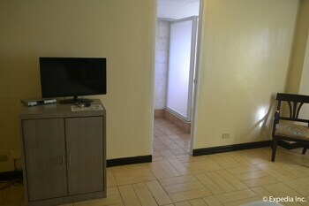 Tagaytay Country Hotel