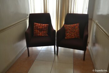 Tagaytay Country Hotel